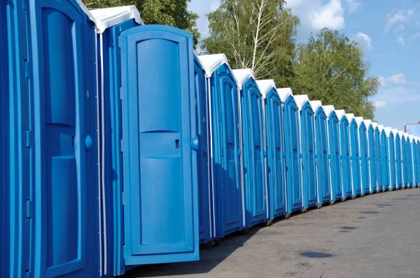 Portable Toilet Options We Offer in Fort Denaud, FL